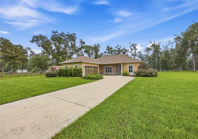 Photo 3 of Single family home for sale at 16 Lakeside Dr, Ocala, FL 34482 | MLS# GC543277 | Listing updated on 2026-09-18
