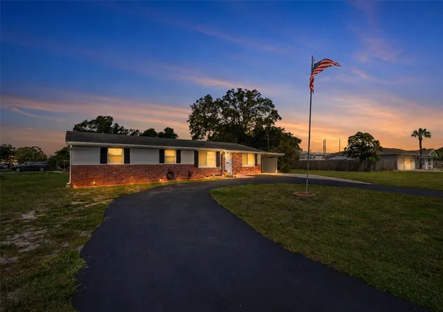 Photo 2 of Single family home for sale at 6100 Woodrow Wilson Blvd Ne, Saint Petersburg, FL 33703 | MLS# TB8545895 | Listing updated on 2026-09-05
