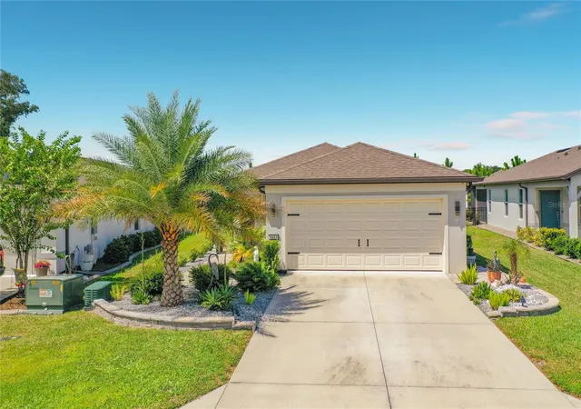Photo 2 of Single family home for sale at 8413 Sw 54th Loop, Ocala, FL 34481 | MLS# OM731762 | Listing updated on 2026-09-21