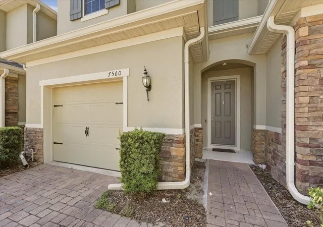 Photo 3 of Townhouse for sale at 7560 Aloma Pines Ct, Winter Park, FL 32792 | MLS# O6439431 | Listing updated on 2026-10-07