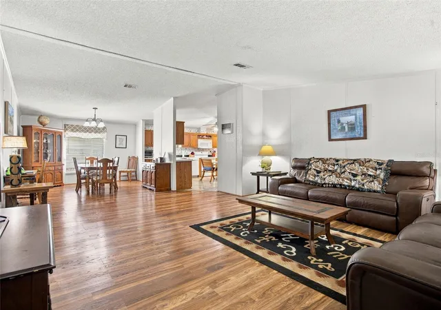 Photo 3 of Manufactured home for sale at 17700 Sw 31st Street, Dunnellon, FL 34432 | MLS# OM731764 | Listing updated on 2026-09-19