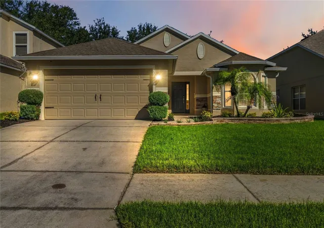 Photo 3 of Single family home for sale at 229 Pima Trl, Groveland, FL 34736 | MLS# S5156994 | Listing updated on 2026-09-15