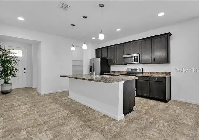 Photo 3 of Single family home for sale at 380 Lake Smart Cir, Winter Haven, FL 33881 | MLS# G5117422 | Listing updated on 2026-09-06