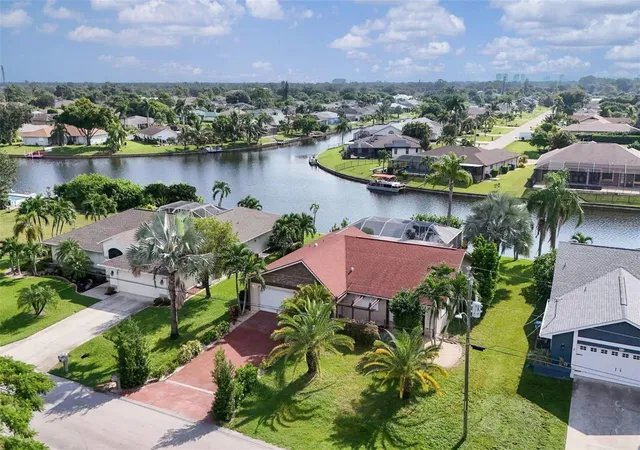 Photo 2 of Single family home for sale at 519 Se 20th Court, Cape Coral, FL 33990 | MLS# A4705183 | Listing updated on 2026-09-08