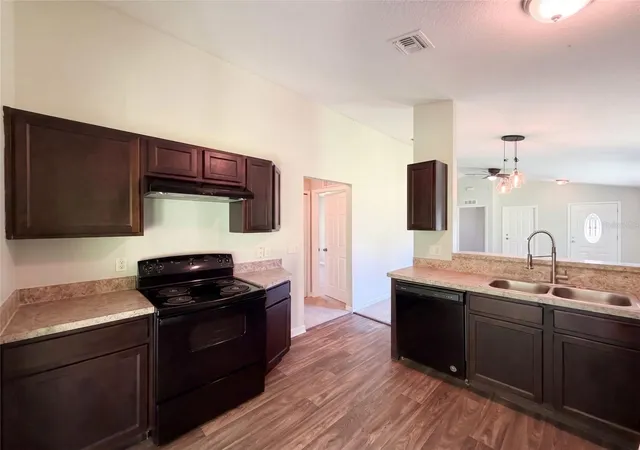 Photo 2 of Single family home for sale at 705 5th Street, Wildwood, FL 34785 | MLS# O6439448 | Listing updated on 2026-09-20