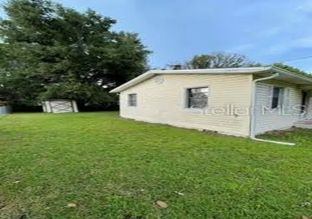 Photo 3 of Single family home for sale at 6281 SE Hames Rd, Belleview, FL 34420 | MLS# OM731773 | Listing updated on 2026-09-05
