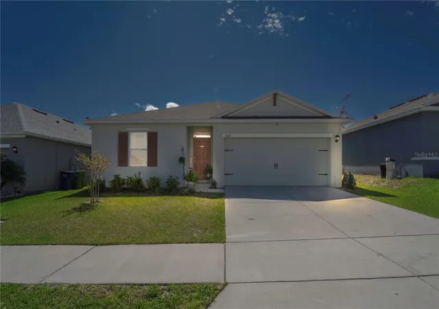 Photo 1 of Single family home for sale at 1020 Cambridge Dr, Winter Haven, FL 33881 | MLS# O6439455 | Listing updated on 2026-09-05