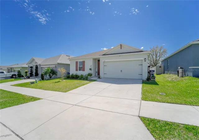 Photo 3 of Single family home for sale at 1020 Cambridge Dr, Winter Haven, FL 33881 | MLS# O6439455 | Listing updated on 2026-09-05