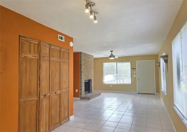 Photo 3 of Condo for sale at 2300 Southwest 43rd St #M1, Gainesville, FL 32607 | MLS# GC543286 | Listing updated on 2026-09-05