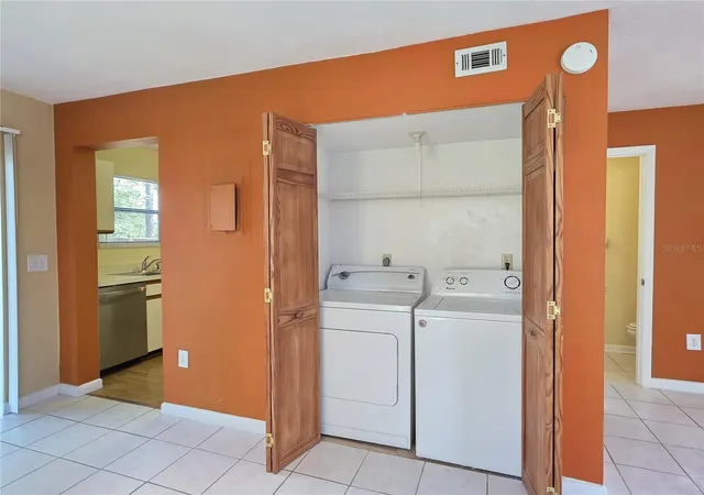 Photo 4 of Condo for sale at 2300 Southwest 43rd St #M1, Gainesville, FL 32607 | MLS# GC543286 | Listing updated on 2026-09-05