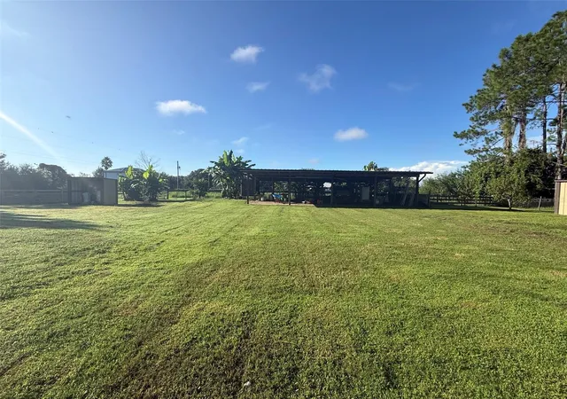 Photo 4 of Sale Pending at 6317 Barton Rd, Plant City, FL 33565 | MLS# O6439461 | Listing updated on 2026-09-22