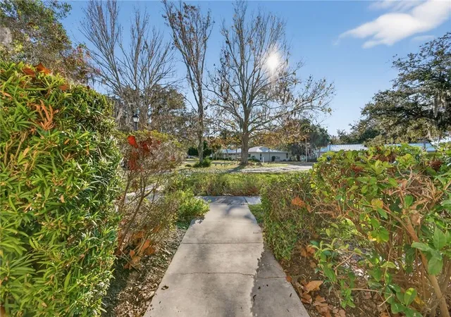 Listing Photo 4 - Condo for sale in building located at 11340 W Bayshore Dr, Crystal River, FL 34429