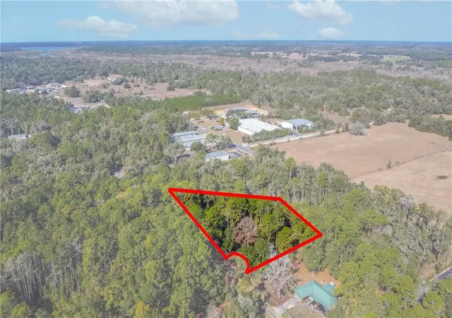 Photo 2 of Sale Pending at 2319 W Wildflower Ct, Dunnellon, FL 34434 | MLS# CC851570 | Listing updated on 2026-10-09