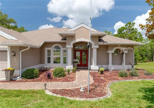 Photo 3 of Single family home for sale at 12 Hackberry Dr, Homosassa, FL 34446 | MLS# CC855809 | Listing updated on 2026-10-10