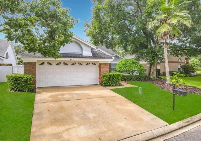 Photo 3 of Single family home for sale at 744 Barrington Cir, Winter Springs, FL 32708 | MLS# O6439470 | Listing updated on 2026-09-30