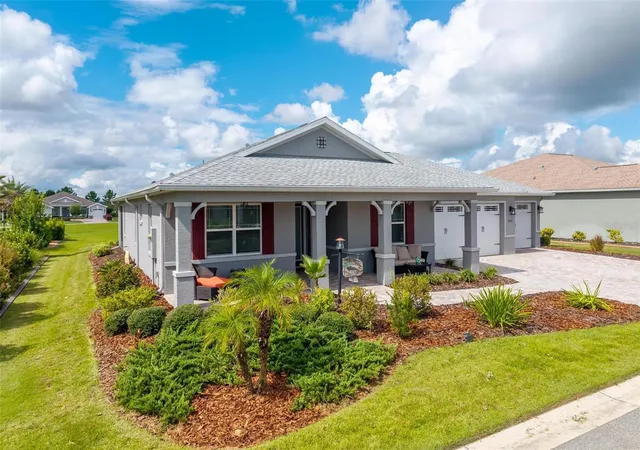 Photo 1 of Single family home for sale at 8522 Sw 93rd Circle, Ocala, FL 34481 | MLS# OM731778 | Listing updated on 2026-09-05