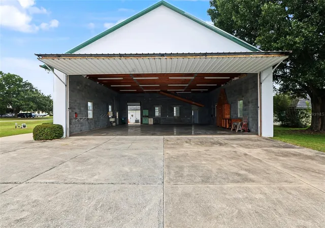 Photo 3 of Single family home for sale at 9479 Se 70th Terrace, Ocala, FL 34472 | MLS# OM731782 | Listing updated on 2026-10-06