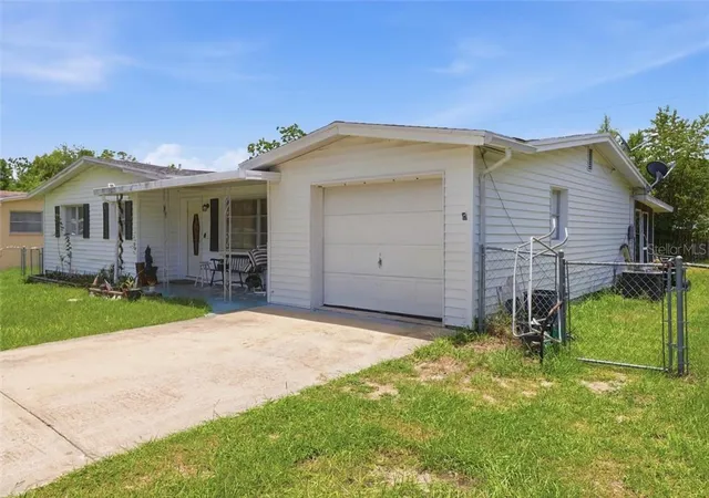 Photo 2 of Single family home for sale at 53 S Fillmore St, Beverly Hills, FL 34465 | MLS# CC856245 | Listing updated on 2026-10-08
