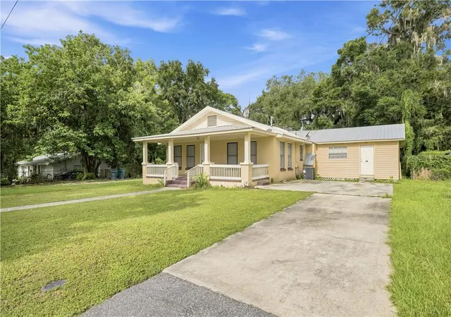 Photo 3 of Multi family home for sale at 818 Ne 9th Avenue, Ocala, FL 34470 | MLS# CC856403 | Listing updated on 2026-10-09