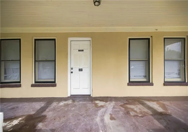 Photo 3 of House for sale at 818 NE 9th Avenue, Ocala, FL 34470 | MLS# CC856403 | Listing updated on 2026-10-09