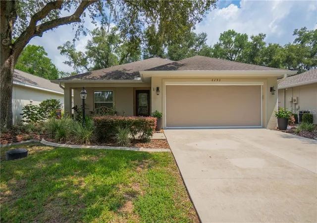 Photo 2 of Sale Pending at 6293 W Glynborne Loop, Crystal River, FL 34429 | MLS# CC856687 | Listing updated on 2026-10-09