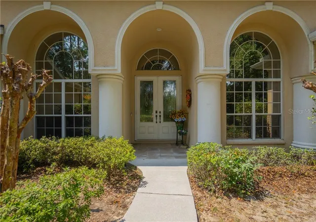 Photo 3 of Sale Pending at 5945 N Oakmont Dr, Beverly Hills, FL 34465 | MLS# CC857151 | Listing updated on 2026-10-08