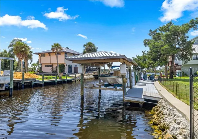 Photo 4 of Single family home for sale at 12014 W Dolphin Ct, Homosassa, FL 34448 | MLS# CC857291 | Listing updated on 2026-10-09