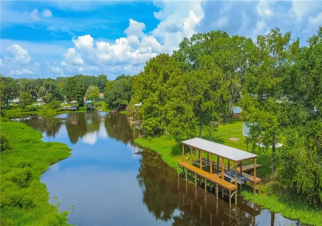 Photo 4 of Sale Pending at 9570 E Tsala Apopka Dr, Floral City, FL 34436 | MLS# CC857379 | Listing updated on 2026-10-09