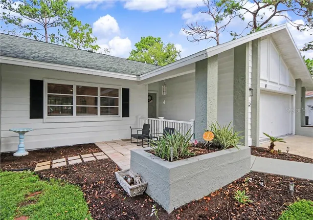 Photo 3 of Single family home for sale at 10 Colubrina Ct, Homosassa, FL 34446 | MLS# CC857503 | Listing updated on 2026-10-08