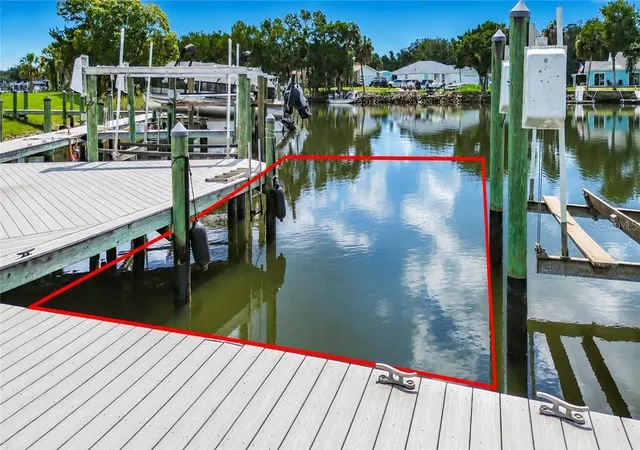 Photo 2 of Sale Pending at 11059 W Harbor Watch Loop, Crystal River, FL 34428 | MLS# CC857629 | Listing updated on 2026-10-08