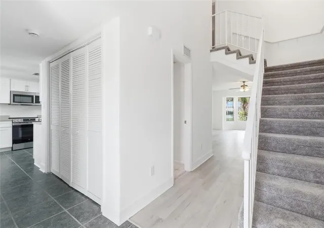 Listing Photo 5 - Condo for sale in building located at 11555 W Bayshore Dr, Crystal River, FL 34429 - Unit #112