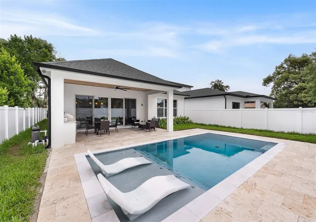 Photo 2 of Single family home for sale at 726 Golfview Ave, Orlando, FL 32804 | MLS# O6439490 | Listing updated on 2026-09-13
