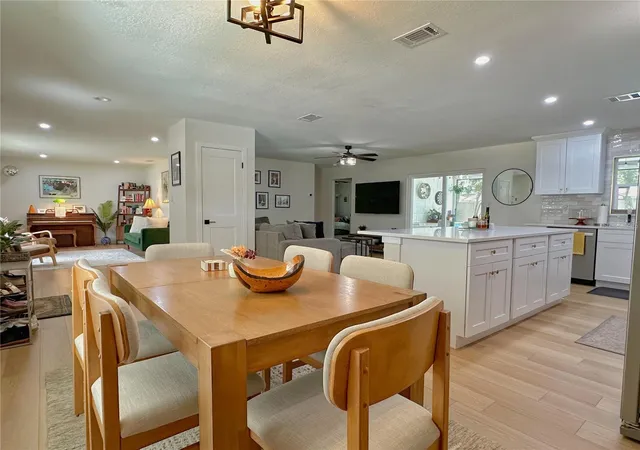 Photo 4 of Single family home for sale at 4858 Brenda Dr, Orlando, FL 32812 | MLS# O6439491 | Listing updated on 2026-09-13