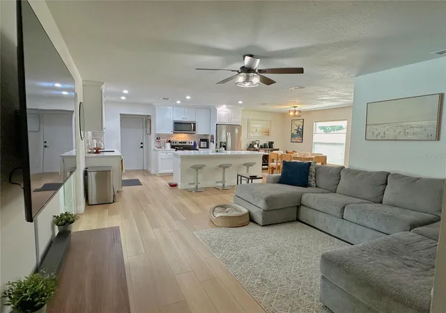 Photo 4 of Sale Pending at 4858 Brenda Dr, Orlando, FL 32812 | MLS# O6439491 | Listing updated on 2026-10-26