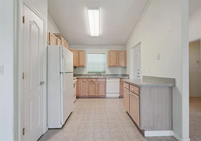 Photo 3 of Single family home for sale at 110 Twin Lake Cir, Umatilla, FL 32784 | MLS# G5117429 | Listing updated on 2026-09-12