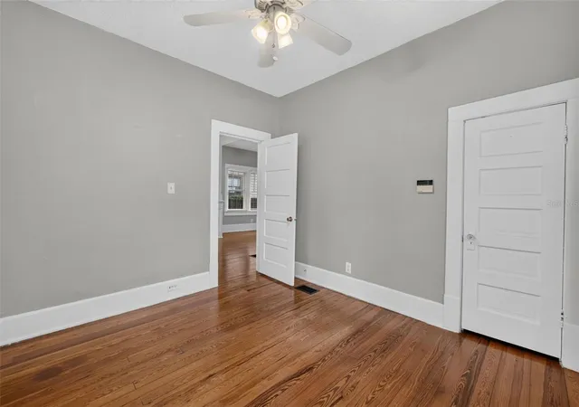 Photo 4 of Single family home for sale at 1627 E Concord St, Orlando, FL 32803 | MLS# O6439512 | Listing updated on 2026-10-15