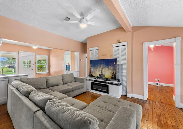 Photo 2 of Single family home for sale at 1031 Waltham Ave, Orlando, FL 32809 | MLS# O6439514 | Listing updated on 2026-09-12