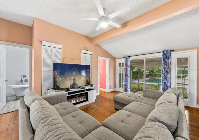Photo 3 of Single family home for sale at 1031 Waltham Ave, Orlando, FL 32809 | MLS# O6439514 | Listing updated on 2026-09-12