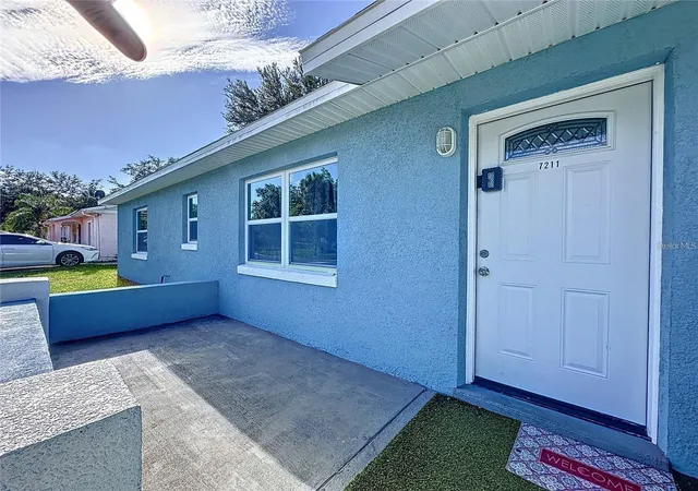 Photo 2 of Single family home for sale at 7211 Pinion Dr, Orlando, FL 32818 | MLS# O6439519 | Listing updated on 2026-09-06