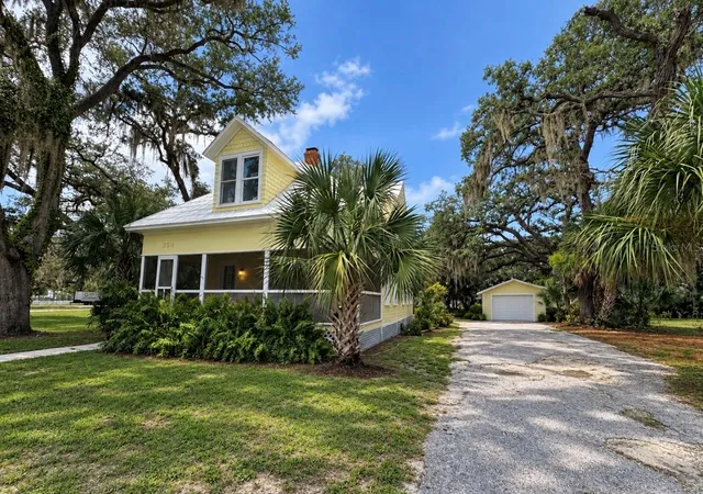Photo 4 of Single family home for sale at 224 Albert St, Dunedin, FL 34698 | MLS# TB8545983 | Listing updated on 2026-09-13