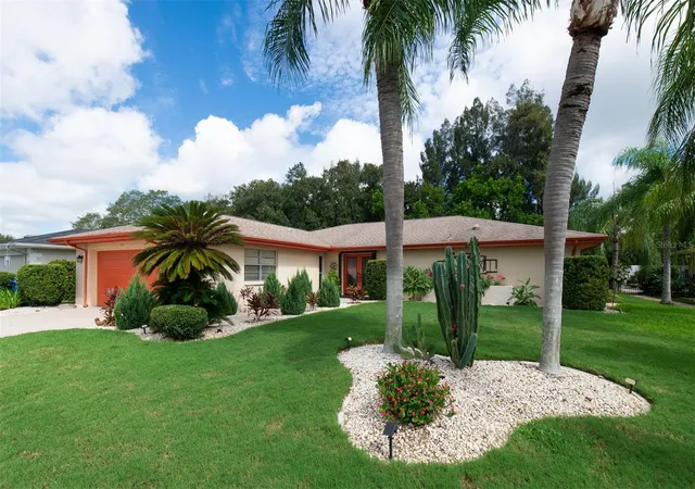 Photo 1 of Single family home for sale at 207 Amesbury Cir, Sun City Center, FL 33573 | MLS# TB8545992 | Listing updated on 2026-09-06