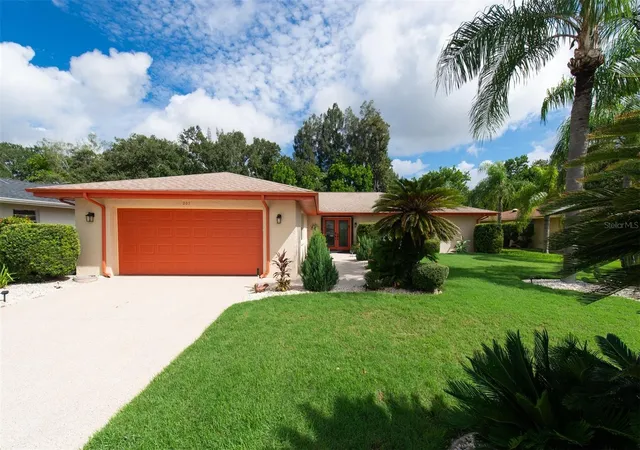 Photo 2 of Single family home for sale at 207 Amesbury Cir, Sun City Center, FL 33573 | MLS# TB8545992 | Listing updated on 2026-09-06
