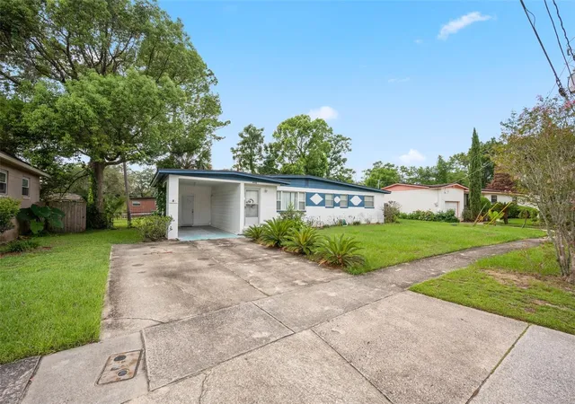 Photo 2 of Single family home for sale at 3722 Hoover Ln, Jacksonville, FL 32277 | MLS# FC321248 | Listing updated on 2026-09-29