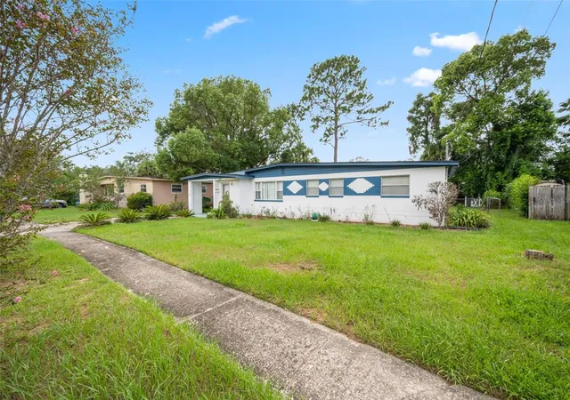 Photo 3 of Single family home for sale at 3722 Hoover Ln, Jacksonville, FL 32277 | MLS# FC321248 | Listing updated on 2026-09-29