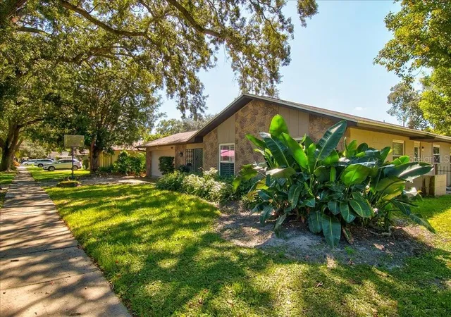 Photo 2 of Single family home for sale at 2410 Sherbrooke Rd, Winter Park, FL 32792 | MLS# O6439553 | Listing updated on 2026-10-04