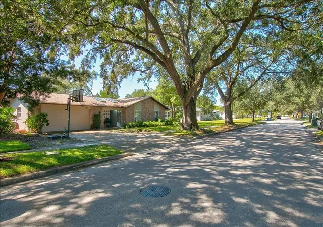 Photo 3 of Single family home for sale at 2410 Sherbrooke Rd, Winter Park, FL 32792 | MLS# O6439553 | Listing updated on 2026-10-04