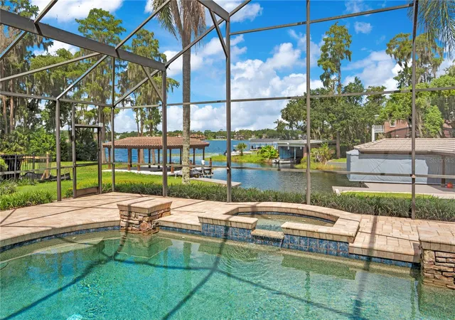 Photo 1 of Single family home for sale at 515 W 2nd Avenue, Windermere, FL 34786 | MLS# O6439554 | Listing updated on 2026-09-12