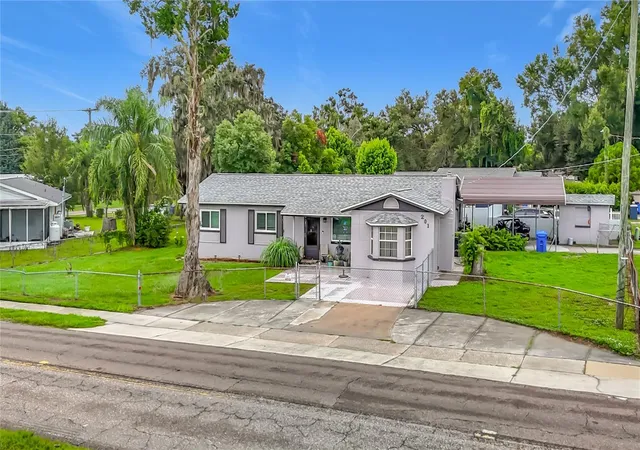 Photo 1 of Single family home for sale at 201 E Wheeler Rd, Seffner, FL 33584 | MLS# TB8546023 | Listing updated on 2026-09-21