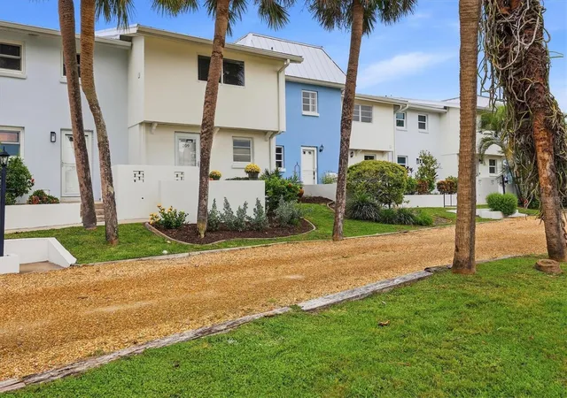 Photo 2 of Townhouse for sale at 4532 Ocean Blvd #209, Sarasota, FL 34242 | MLS# A4705222 | Listing updated on 2026-10-04