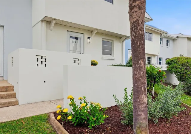 Photo 3 of Townhouse for sale at 4532 Ocean Blvd #209, Sarasota, FL 34242 | MLS# A4705222 | Listing updated on 2026-10-04